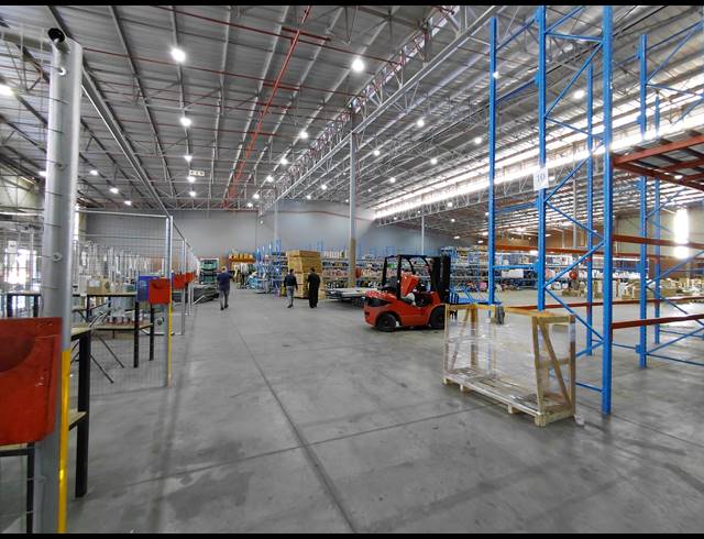 4,891M² WAREHOUSE TO LET IN POMONA